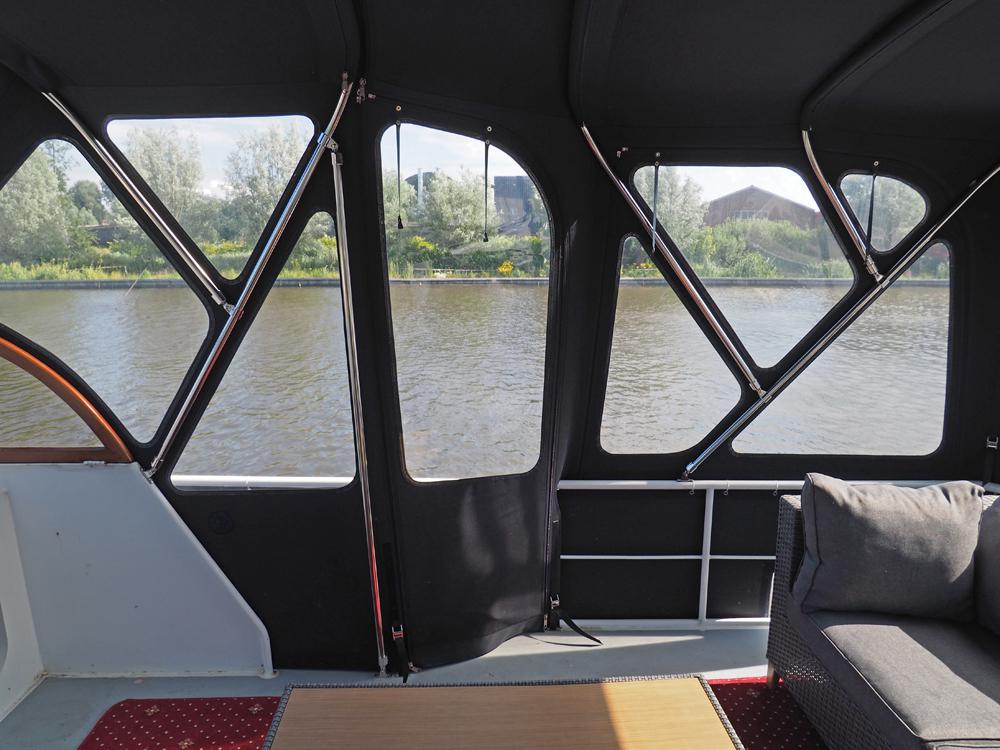  Deck equipment